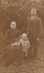 Aina, Yrjö (s. 1905) ja Vihtori Järvelä