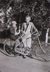 Marja Laine ja Sylvi Leppikangas