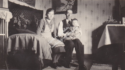 Kaisa, Viljo ja Anja Kukkola 30-luvun lopussa 