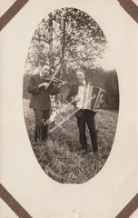 Soittajat, vasemmalla Viljo Kukkola