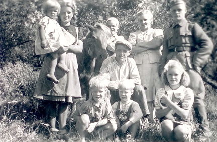 Sunin perhettä 1947